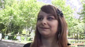 Julie 18 years old has no experience but learns quickly